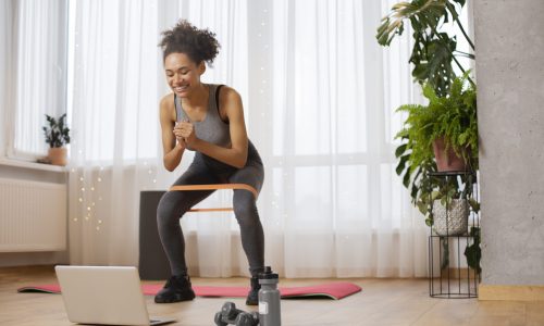 Treino em casa para mulheres: Como definir seu corpo rápido 
