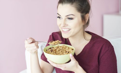 Qual o papel das fibras alimentares na saúde intestinal?